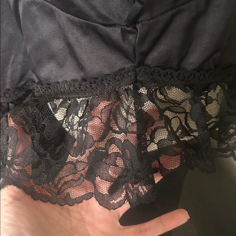 Beautiful, dainty Vintage black lingerie bodysuit adorned in lace - Picture 6 of 10